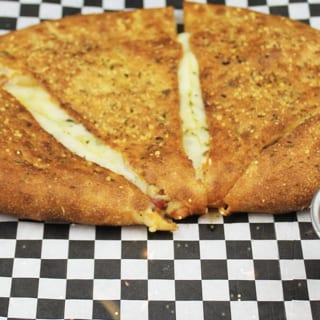Amelio's Grande Calzone